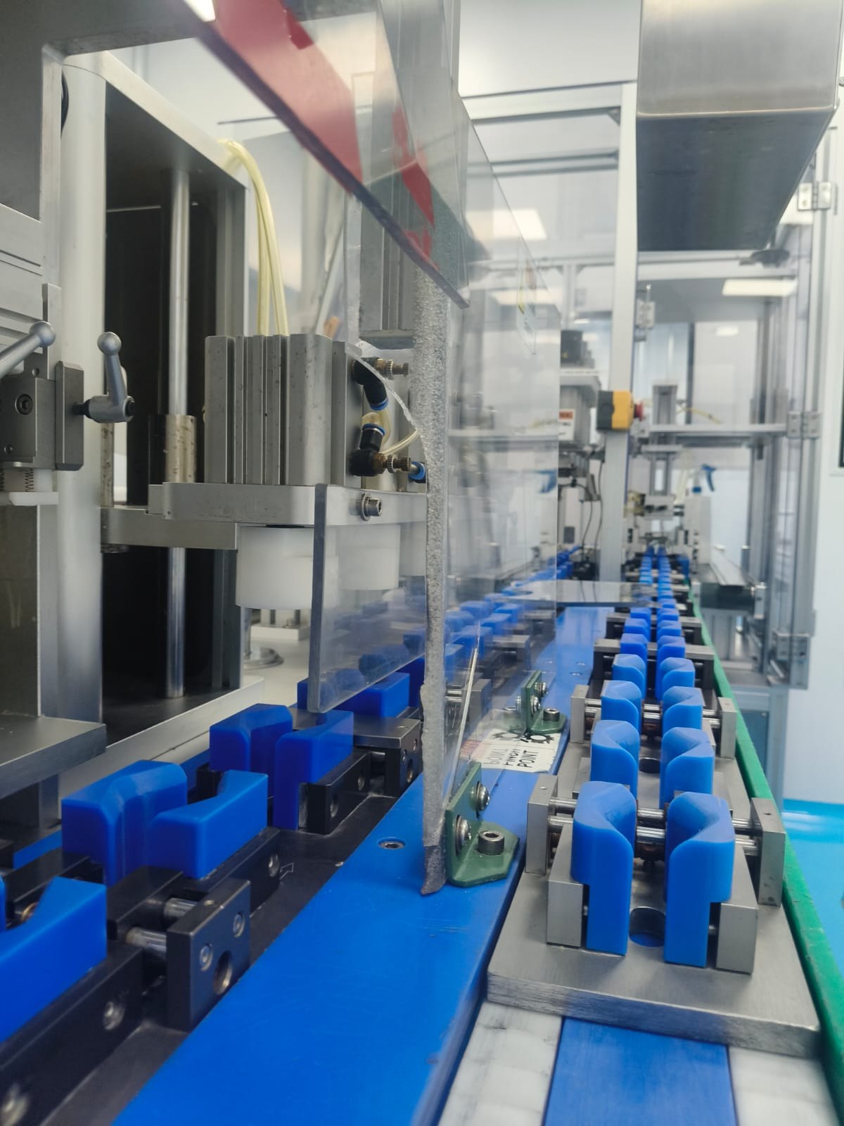 Línea automatizada de producción y ensamble